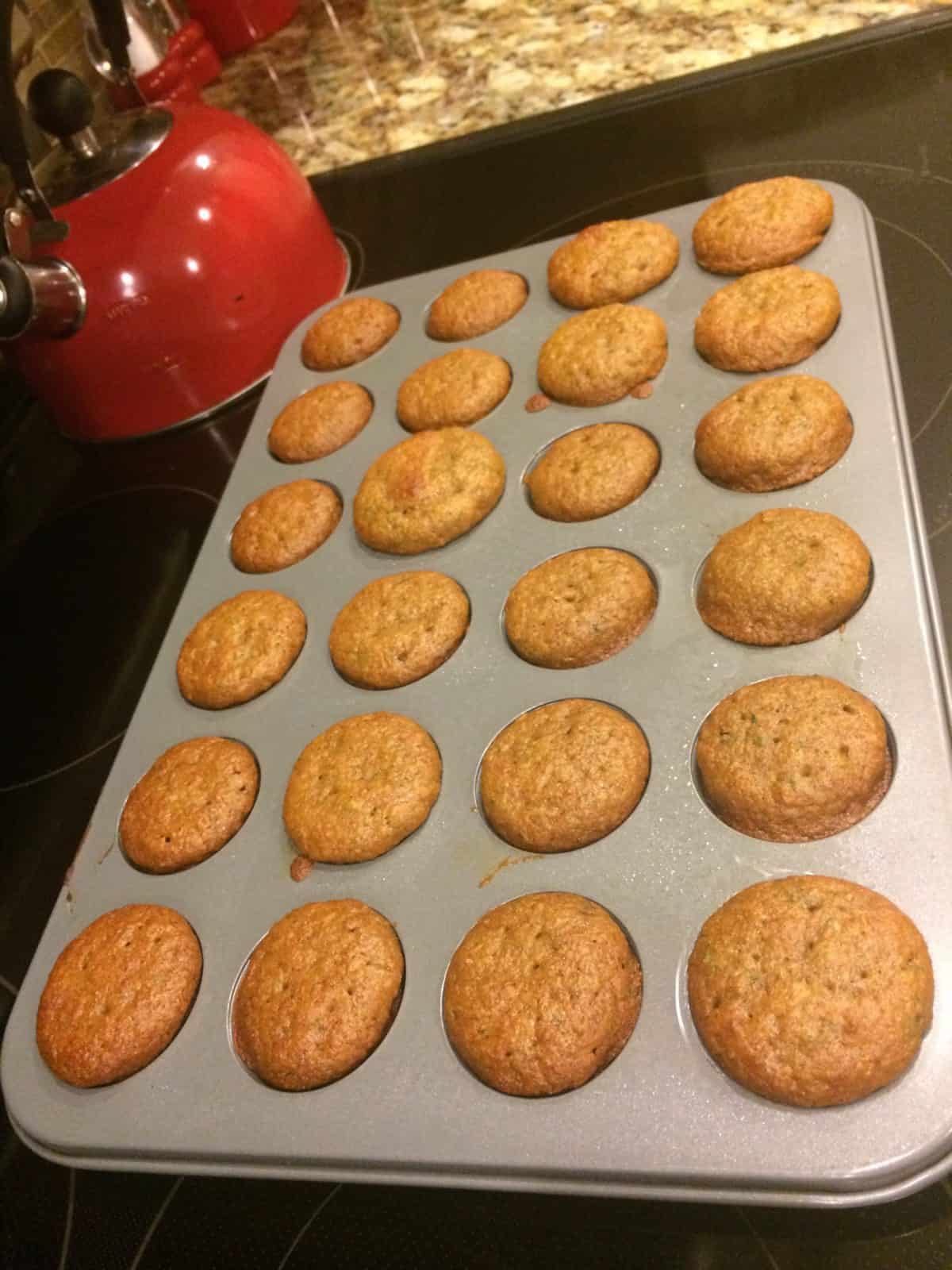 how to make apple zucchini mini muffins