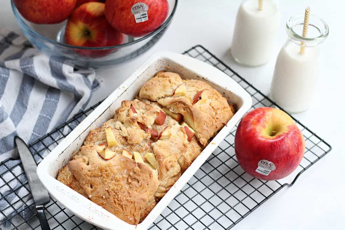 apple cinnamon pull apart bread