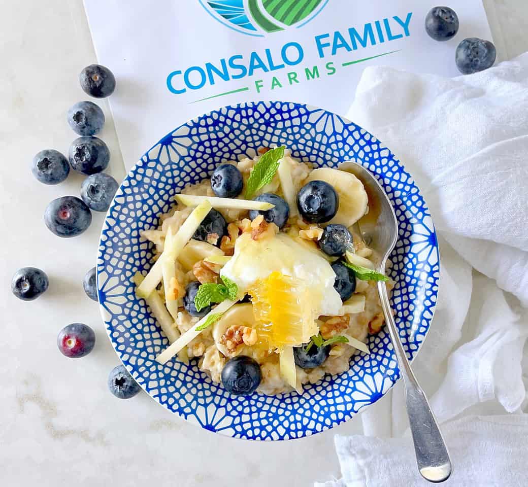 On The Go Breakfast Ideas Oatmeal with Blueberries