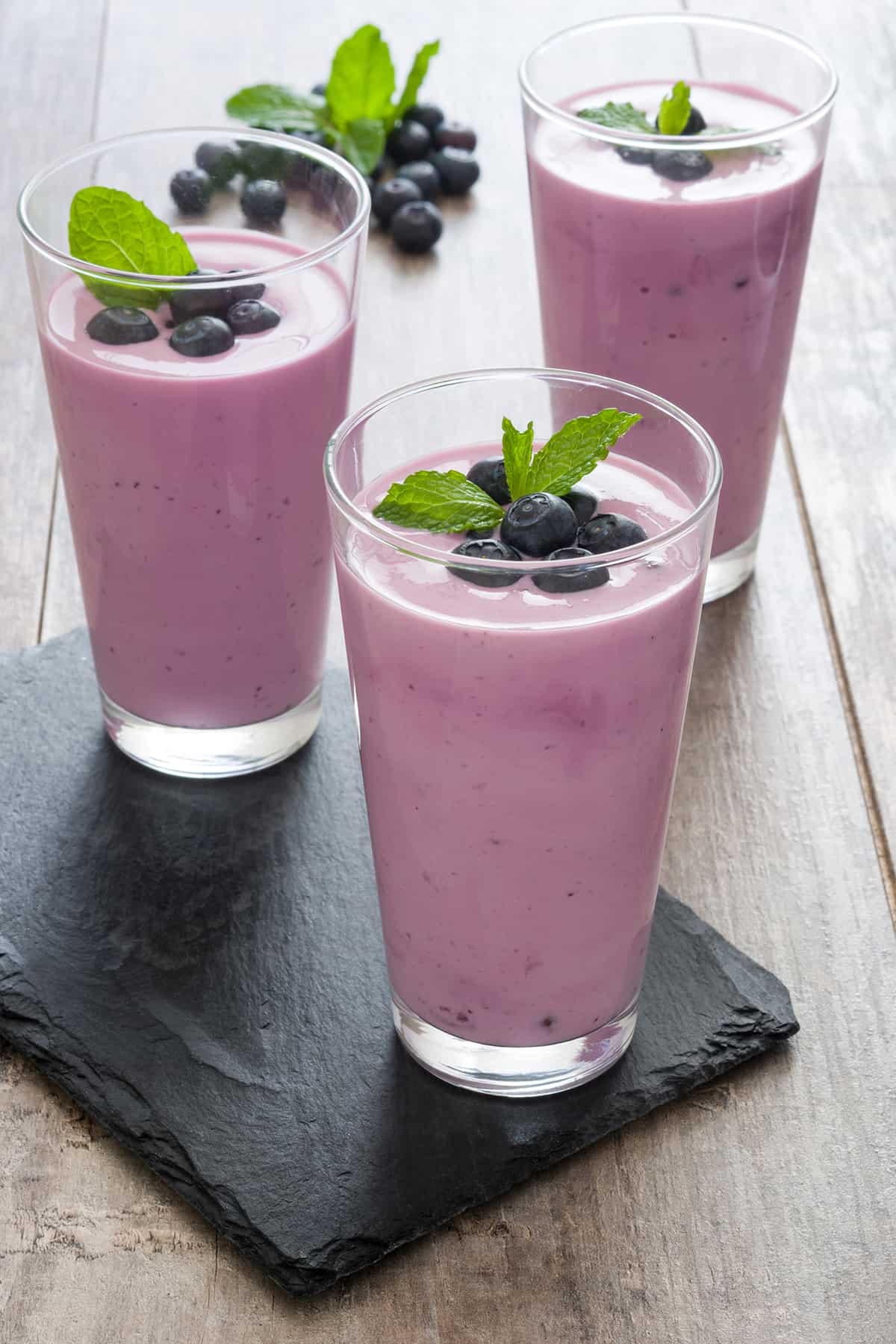How to make a Banana Blueberry and Mango Smoothie