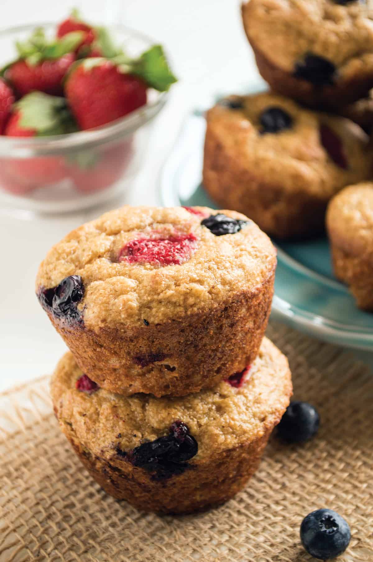 how to make whole wheat mixed berry muffins